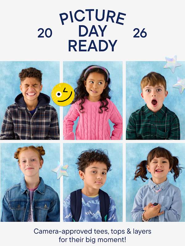Un collage de retratos infantiles con el texto "Listos para el día de la foto" y botones de compra a la izquierda.