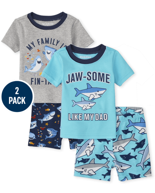 Paquete de 2 pijamas de algodón de ajuste cómodo para bebés y niños pequeños de manga corta 'Jaw-Some Like My Dad' y 'My Family Is Fin-Tastic'