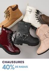 L'image présente une variété de différents types de chaussures, notamment des bottes, des bottines et des chaussures à lacets, toutes en vente avec une remise de 40 %.