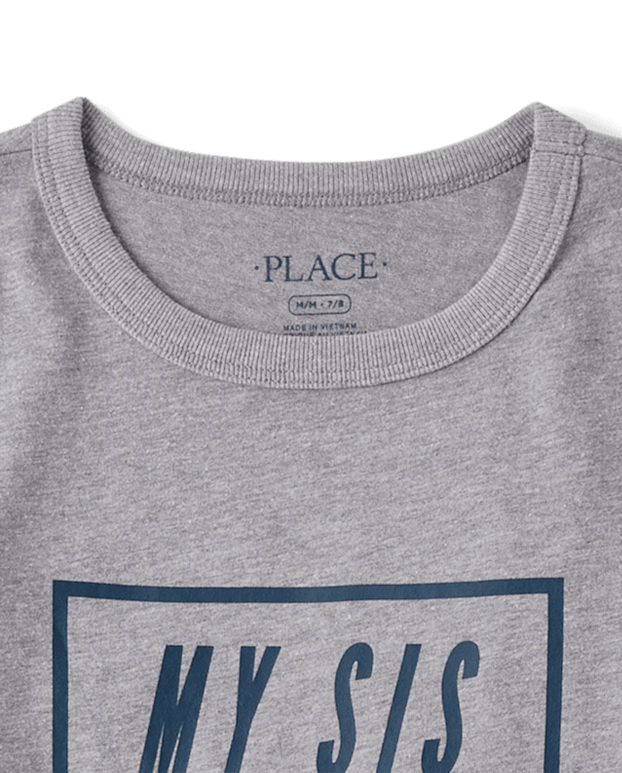 T-shirt graphique pour garçons « Ma sœur est suspecte »