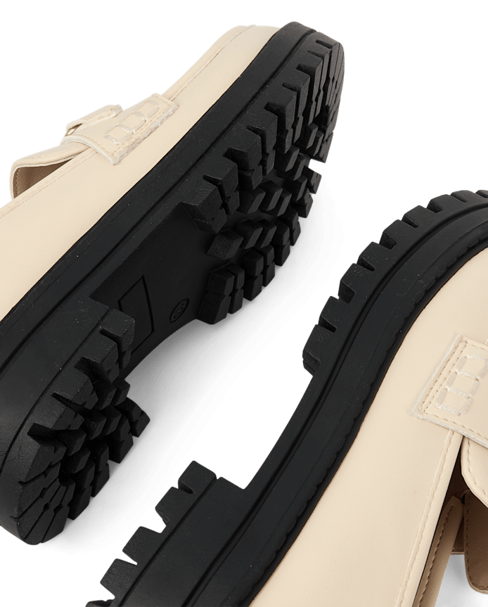 Girls Heart Buckle Loafers