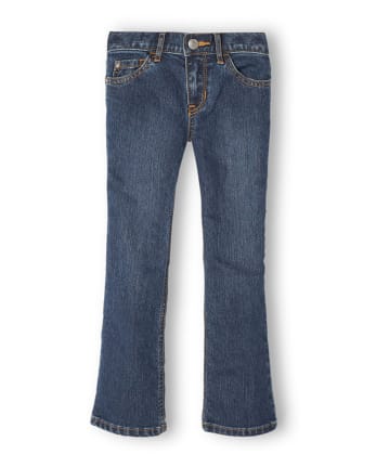 Jeans básicos con corte de botas para niñas