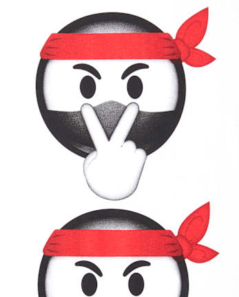Camiseta con gráfico Ninja Emoji para niños