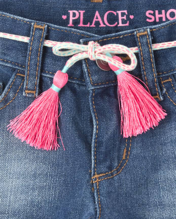 Shorts cortos de mezclilla con dobladillo deshilachado para niñas