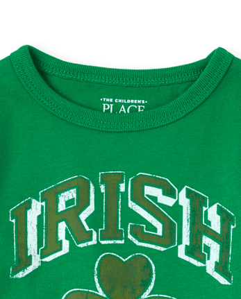 Camiseta con gráfico de trébol familiar a juego para bebés y niños pequeños