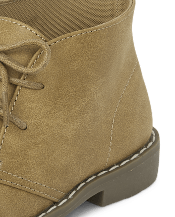 Botas con cordones para niños