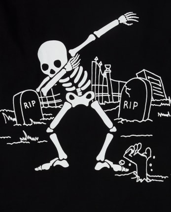 Camiseta con gráfico de esqueleto de baile brillante de Halloween para niños