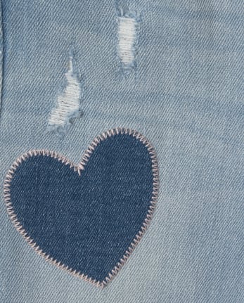 Jeans de mezclilla desgastados con corazones para bebés y niñas pequeñas