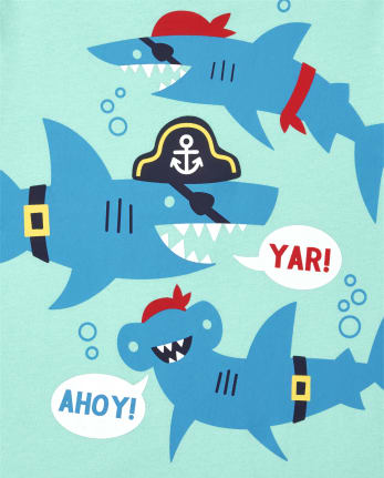 Camiseta con estampado de tiburones piratas para bebés y niños pequeños