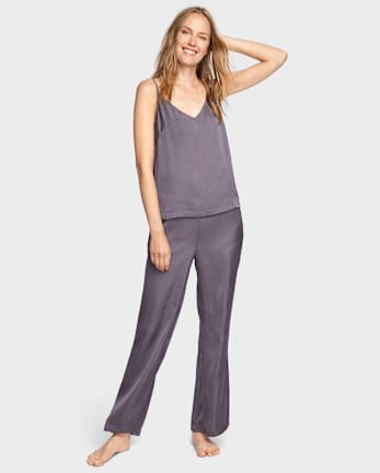 Pijamas de satén para mujer