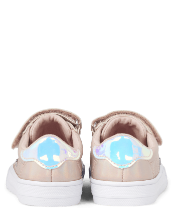 Zapatillas bajas para niñas pequeñas con forma de corazón metalizado