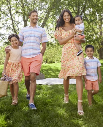 Vestido ajustado y acampanado con estampado floral de mamá y yo para bebés y niñas pequeñas