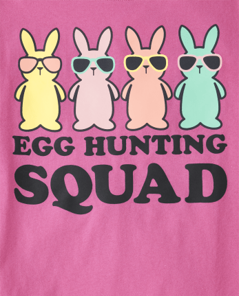 Camiseta gráfica del equipo de caza de huevos familiares a juego para mujer