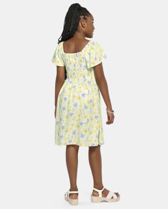 Vestido fruncido floral de mamá y yo para niñas
