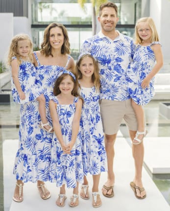 Vestido midi con volantes tropicales familiares a juego para mujer