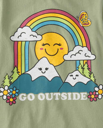 Camiseta con gráfico Go Outside para niñas