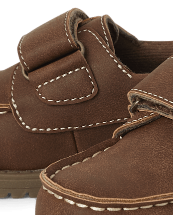 Chaussures bateau pour petits garçons