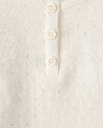 Top de punto con cuello henley para niña