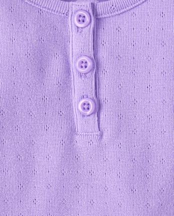 Top de punto con cuello henley para niña