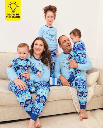 Pijamas de algodón unisex para bebés y niños pequeños a juego Family Glow Hannukah Snug Fit