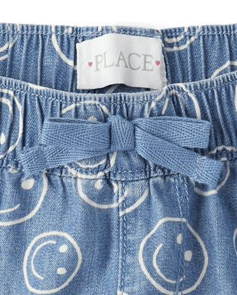 Short en chambray à enfiler pour filles avec visage souriant