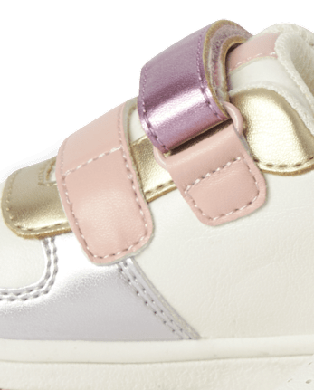 Toddler Girls Shakey Heart Low Top Sneakers