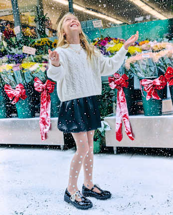 Pull court en maille torsadée avec fausses perles pour fille