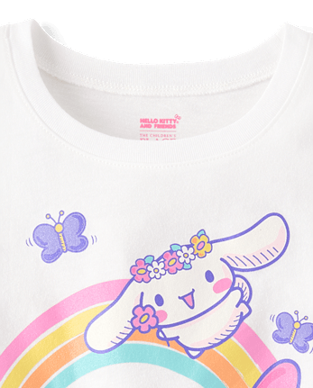 T-shirt graphique Hello Kitty® et ses amis à paillettes arc-en-ciel pour filles