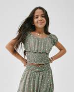 OLIVE TINGE
