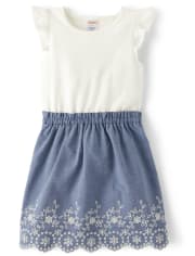 Vestido de niña con volantes y ojales de cambray - Little Essentials