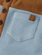 Camiseta térmica Henley con bloques de colores para niños - Little Essentials