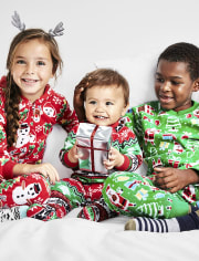 Pijama de una pieza con pie de forro polar y estampado navideño de manga larga para bebés y niños pequeños