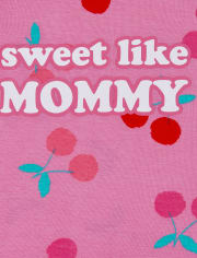 Pijamas de algodón ajustados Mommy Cherry para bebés y niñas pequeñas