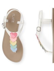 Sandalias con tira en T y corazón de arcoíris para niñas