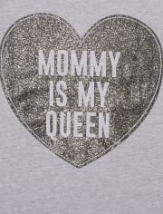 Camiseta con estampado de mamá es reina para niñas pequeñas