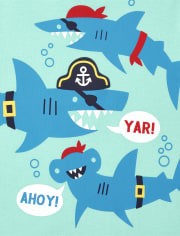 Camiseta con estampado de tiburones piratas para bebés y niños pequeños