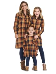 Robe chemise à carreaux assortie pour fille