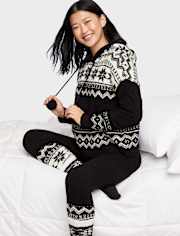 Pijama acogedor con pompones para mujer