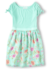 Vestido floral con mangas remachadas para niñas