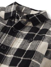 Camisa con botones de franela a cuadros familiares a juego para bebés y niños pequeños