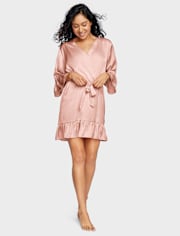 Bata de satén con volantes para mujer