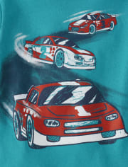 Camiseta con gráfico de coche de carreras para bebés y niños pequeños