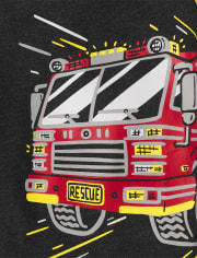 Camiseta con gráfico de camión de bomberos para bebés y niños pequeños