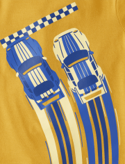 Camiseta con gráfico de coche de carreras para bebés y niños pequeños