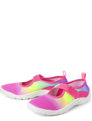 Zapatos de agua con efecto tie-dye y arcoíris para niñas