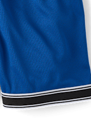 Short de sport en maille à séchage rapide et ourlet contrasté pour garçon