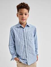 Chemise Oxford rayée à boutons pour garçon, assortie à celle de papa.