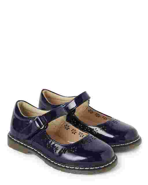 Zapatos de piel sintética con flores perforadas para niñas: juego diario