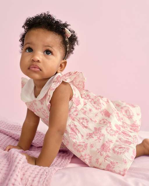 frilly short dress Elina Tiered Ruffle Babydoll Mini Size:Coat Size 46 Minimalist Boutique Style MODEL INFO Model is Long Evening Dresses with