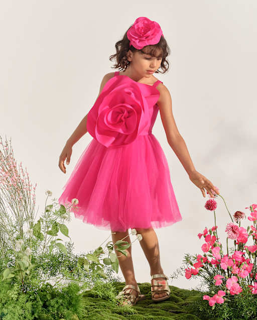 little girl dress Marchesa Mini + Gymboree Oversized Rosette Fit And Flare 8 / HIBISCUS KISS / 3059659 Sizes:Medium | UK 12-14 | US 8-10 Style:62909BS01 Mina Hasan - The Formal There is a small